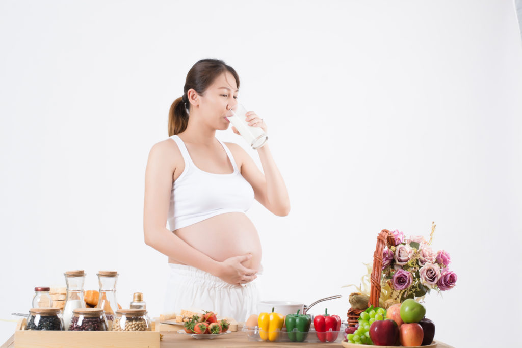 Lợi ích khi thai phụ uống sữa đều đặn